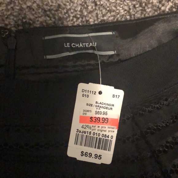 Le Chateau Black pleated skirt size 12 - Picture 2 of 9